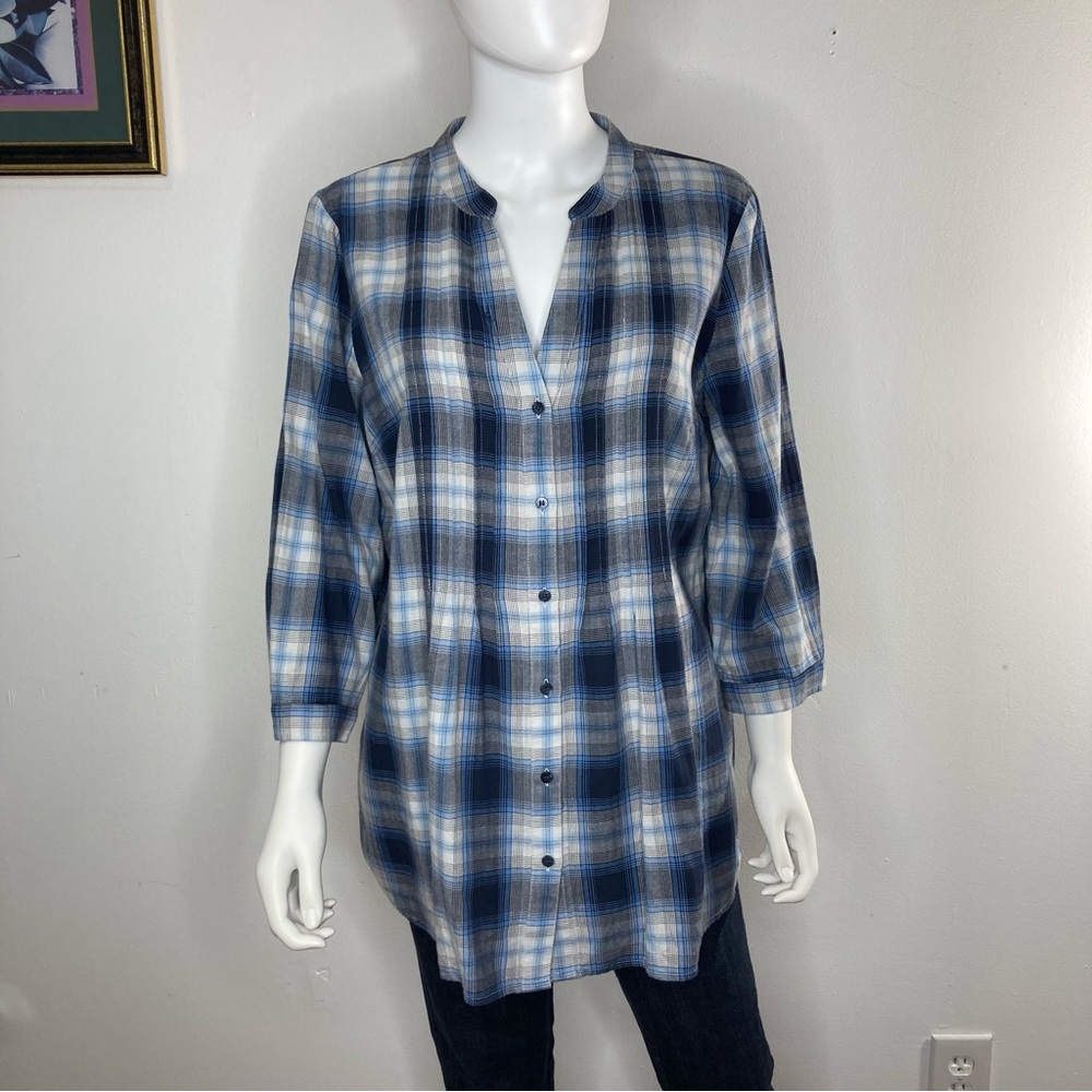 St. John’s bay women’s button down shirt